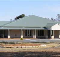 Bluebelles Art Gallery - Schoolies Week Accommodation