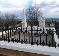 Hamilton Humes Grave - Schoolies Week Accommodation