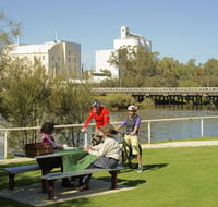 Avon River - Schoolies Week Accommodation