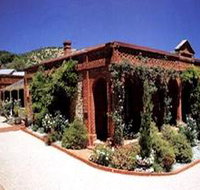 Beaumont House - Schoolies Week Accommodation