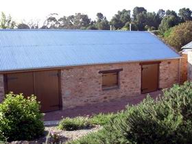 Reynella Horse Changing Station - Schoolies Week Accommodation 1