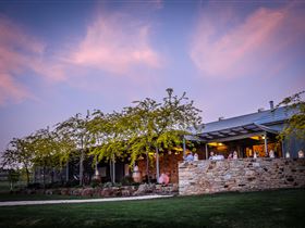 Howard Vineyard - Schoolies Week Accommodation 0
