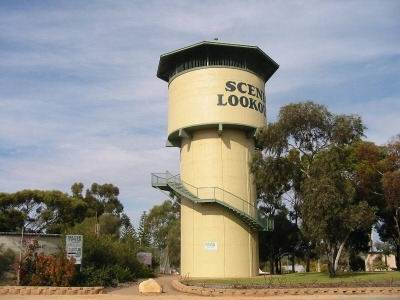 Berri Lookout Tower - Schoolies Week Accommodation 0