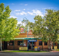 Crown Hotel Wentworth - Schoolies Week Accommodation
