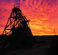 Golden Quest Discovery Trail - Schoolies Week Accommodation