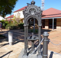Witcombe Fountain - Schoolies Week Accommodation
