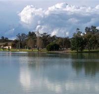 Gum Bend Lake - Schoolies Week Accommodation