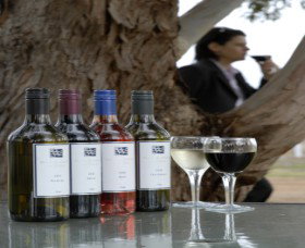 Woolaway Wines - Schoolies Week Accommodation 0