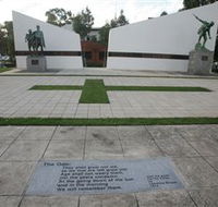 Shepparton Cenotaph - Schoolies Week Accommodation