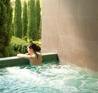 The Mineral Spa - Schoolies Week Accommodation