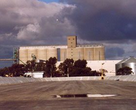 Co-operative Bulk Handling (CBH) Wheat Storage And Transfer Depot - Schoolies Week Accommodation 1