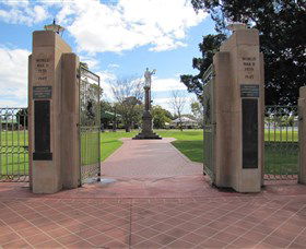 Goondiwindi War Memorial - Schoolies Week Accommodation 0