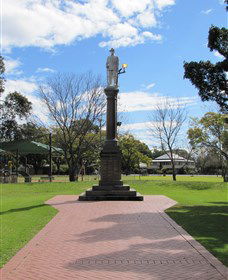 Goondiwindi War Memorial - Schoolies Week Accommodation 1