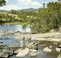 Polly McQuinns - Schoolies Week Accommodation
