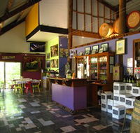 Cargo Road Wines - Schoolies Week Accommodation