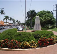 Yeppoon War Memorial - Schoolies Week Accommodation