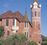 Old Post Office - Schoolies Week Accommodation