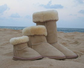 Blue Mountains Ugg Boots - Schoolies Week Accommodation 0