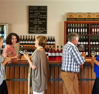 Upper Reach Winery and Cellar Door - Schoolies Week Accommodation