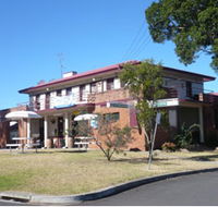 Hotel Oaks - Schoolies Week Accommodation