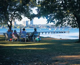 Swan River Foreshore - Schoolies Week Accommodation 2