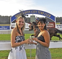 Shoalhaven City Turf Club - Schoolies Week Accommodation