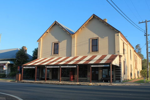 Campbells Store Craft Centre - Schoolies Week Accommodation 4