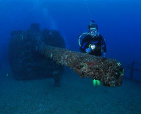 HMAS Brisbane Dive Site - Schoolies Week Accommodation 1