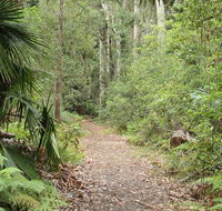 Lake walking track - Schoolies Week Accommodation