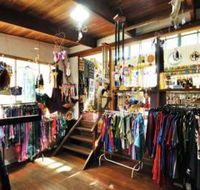 Nimbin Craft Gallery - Schoolies Week Accommodation