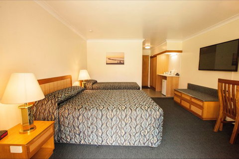 Comfort Inn Bay Of Isles - Schoolies Week Accommodation 1