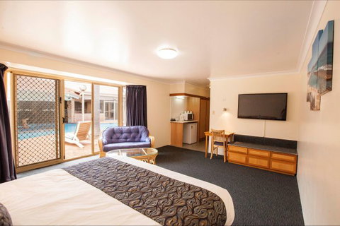 Comfort Inn Bay Of Isles - Schoolies Week Accommodation 5