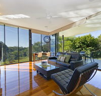 Glass On Glasshouse - Schoolies Week Accommodation
