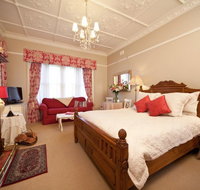 Melba House Bed and Breakfast - Schoolies Week Accommodation