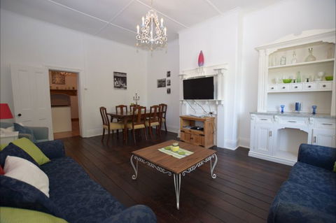 The Provincial - Schoolies Week Accommodation 0