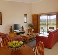 Nightingale Wines Luxury Villas - Schoolies Week Accommodation