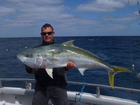 Reef Encounters Fishing Charters. - Schoolies Week Accommodation 1
