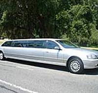 In Vogue Limousines - Schoolies Week Accommodation