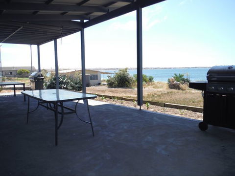 Number 99A - Schoolies Week Accommodation 1