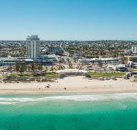 A day of leisure on the Sunset Coast - Schoolies Week Accommodation