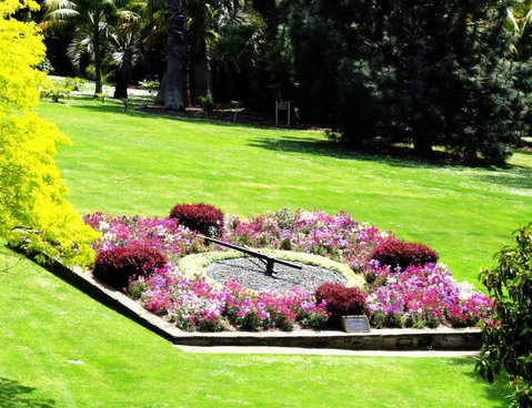 Hobart Half-Day Sightseeing Coach Tram Tour - Schoolies Week Accommodation 5