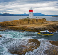 Hobart Sightseeing Cruise including Iron Pot Lighthouse - Schoolies Week Accommodation