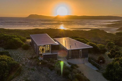 Bruny Island 3-Day Guided Walk With Wine And Cheese Tasting - Schoolies Week Accommodation 0