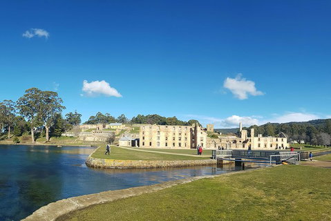 6-Day Tasmanian Explorer Adventure Tour From Hobart - Schoolies Week Accommodation 7