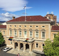 2-Hour Small-Group Walking Tour of Hobart - Schoolies Week Accommodation