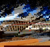 Condobolin - Schoolies Week Accommodation