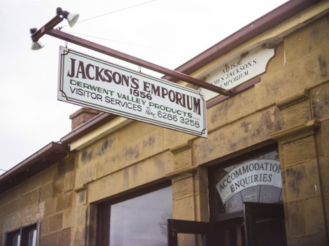 Jackson's Emporium - Schoolies Week Accommodation 0