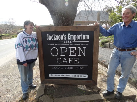 Jackson's Emporium - Schoolies Week Accommodation 2