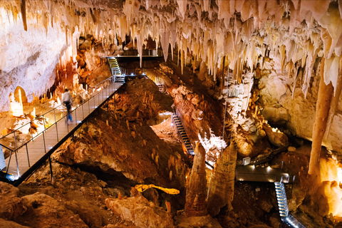 Jewel Cave - Schoolies Week Accommodation 0