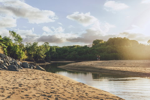Machans Beach - Schoolies Week Accommodation 2